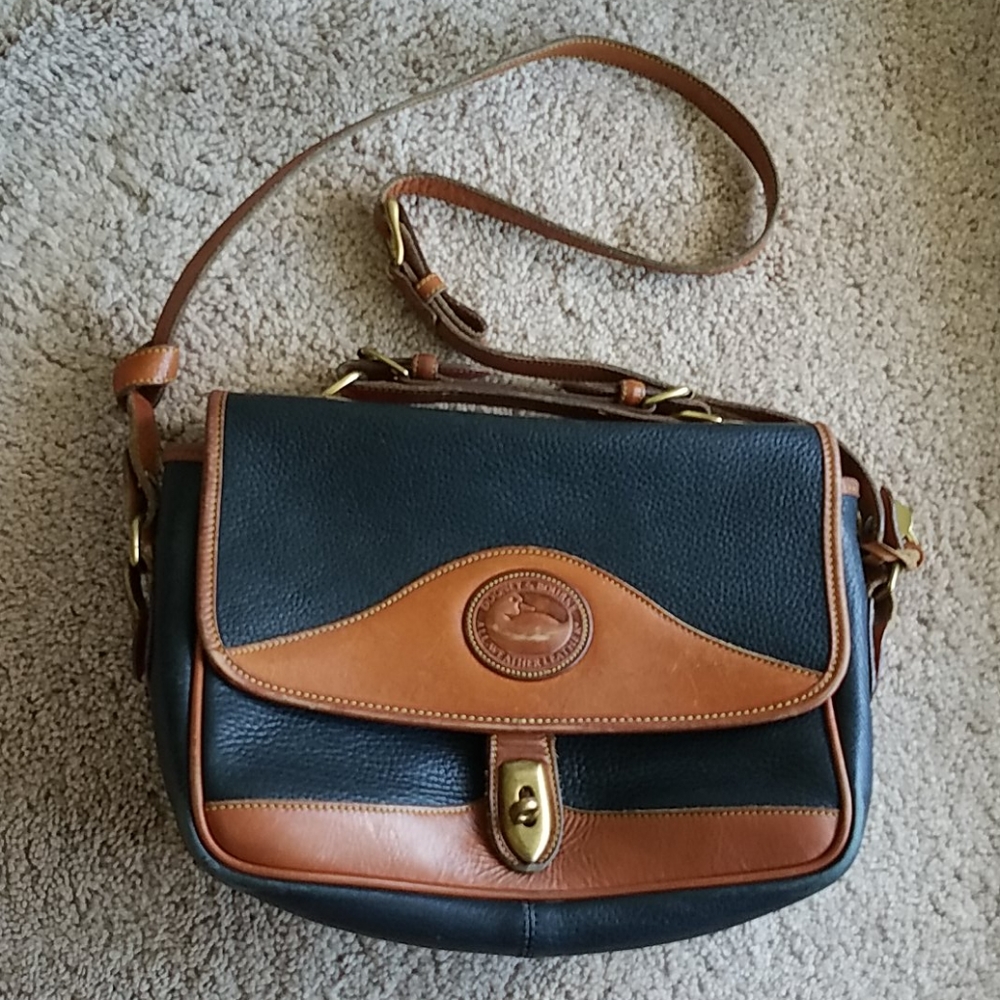 Vintage Dooney & Burke leather baguette